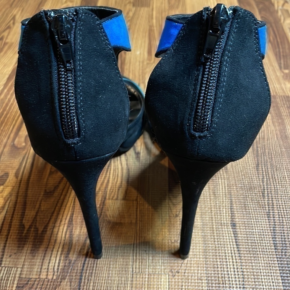Dominique Nicole women’s blue/black/turquoise suede like heels. Size 7.5. - Picture 4 of 8